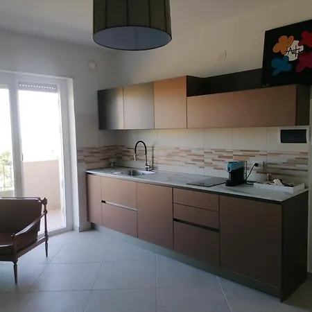 Art Apartment *