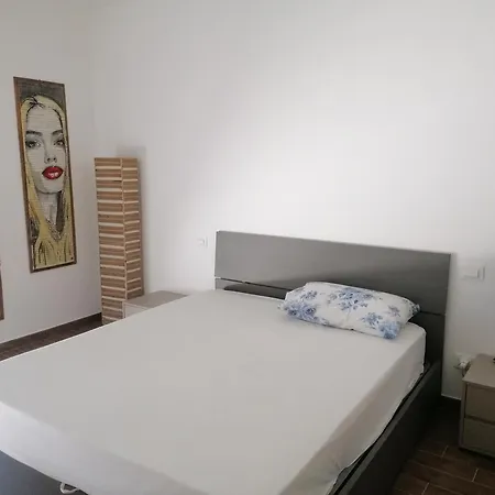 Art Apartment *